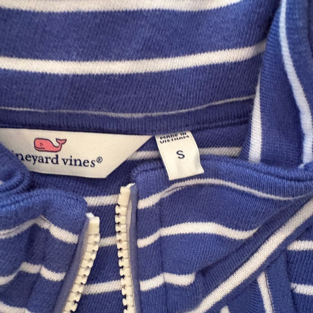 Vineyard Vines Blue/White Striped Sweatshirt Like Material Pullover Sz Small EUC - Picture 2 of 2